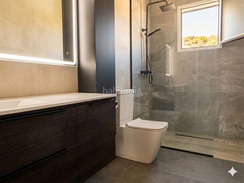 Foto 7ca1f71e-be5d-48ae-b012-ad76af358b36. Xalet amb xemeneia calefacció aparcament piscina a Espartinas