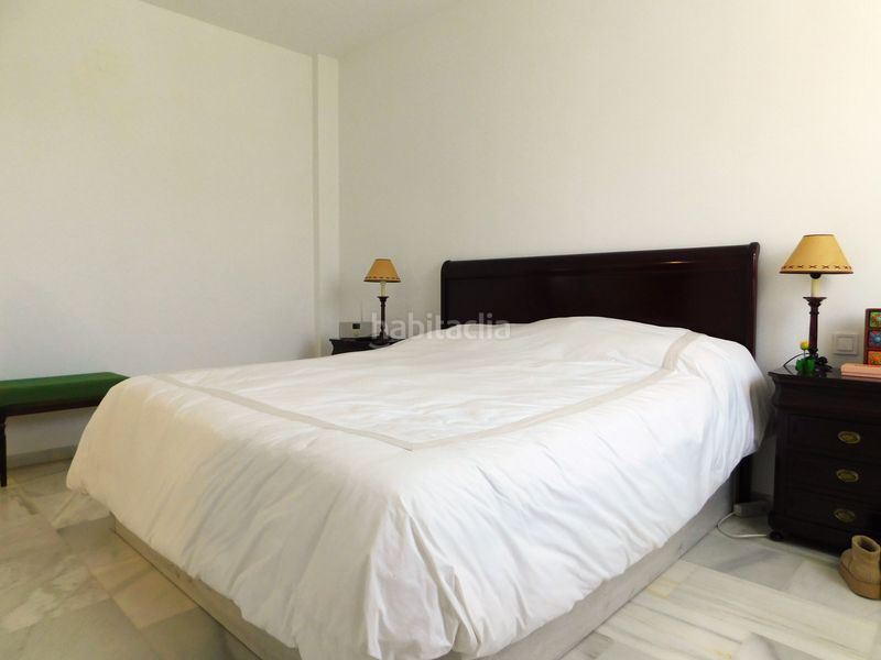 Foto d90d87b8-22e2-45b9-901c-0400840a08a4. Xalet amb xemeneia calefacció aparcament piscina a Espartinas