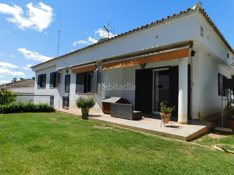 Foto e10f1922-2aa8-45ce-898d-dfe0850e4272. Xalet amb xemeneia calefacció aparcament piscina a Espartinas