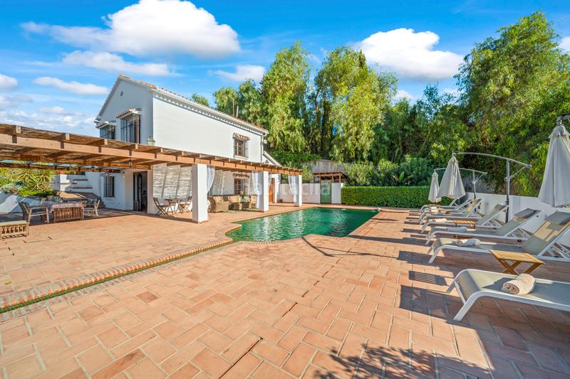 Foto d70ba8e1-d744-44b2-a2ae-4a9f6c934ac3. Xalet amb xemeneia aparcament piscina a Centro Alhaurín el Grande