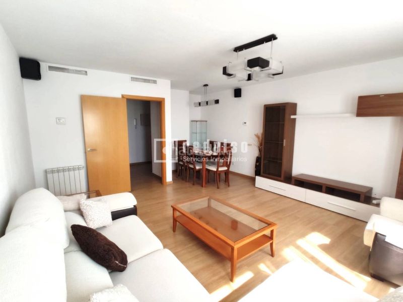 Foto c04bcd09-3800-4b1b-ad90-3da8e4d99161. Rent flat with heating parking in Sur - PAU 4 Móstoles
