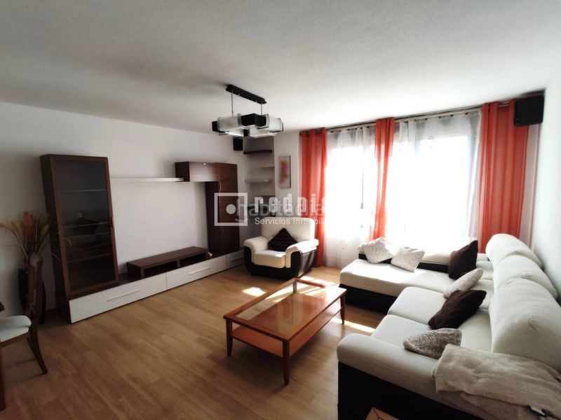 Foto e9204f26-7129-490b-b6bd-5fc9b46e9a60. Rent flat with heating parking in Sur - PAU 4 Móstoles
