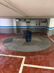 Miete Autoparkplatz in Carrer de colón 38. Parking individual en alquiler