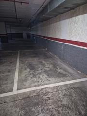 Lloguer Aparcament cotxe a Avenida maisonnave 18. Parking individual en alquiler
