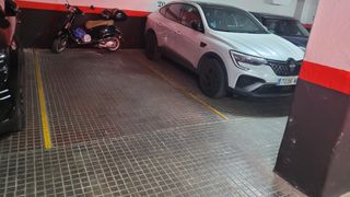 Alquiler Parking coche en Calle de ayala 30. Se alquila plaza de garaje para compartir