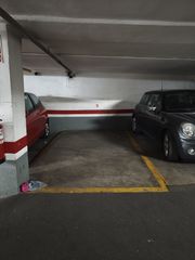 Miete Autoparkplatz in Carrer dels juristes 1. Se alquila plaza de garaje para compartir
