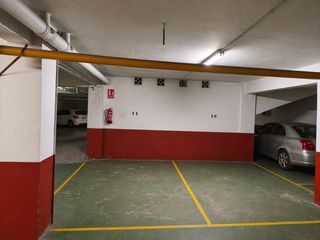 Lloguer Aparcament cotxe a Carrer de carcaixent 14. Se alquila plaza de garaje para compartir
