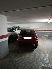 Location Parking voiture à Passeig de l'albereda 14. Se alquila plaza de garaje para compartir