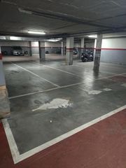 Miete Autoparkplatz in Calle de costa rica 9. Se alquila plaza de garaje para compartir