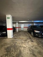 Location Parking voiture à Carrer dels tomasos 30. Se alquila plaza de garaje para residente de la zona