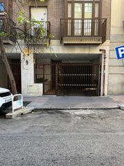 Location Parking voiture à Calle del conde de aranda 9. Se alquila plaza de garaje para compartir