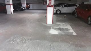 Car parking in Calle de Julián Besteiro 35
