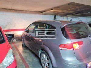 Lloguer Aparcament cotxe en Pla�a de jos� mar�a orense 8. Se alquila plaza de garaje para compartir