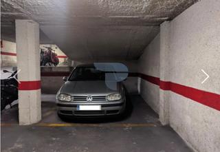 Miete Autoparkplatz in Carrer de jesús i maria 22. Se alquila plaza de garaje de 19.30 a 7.30h l-v y 24h fin de sem
