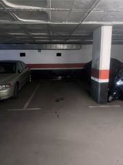 Miete Autoparkplatz in Calle de arapiles 14. Se alquila plaza de garaje para compartir