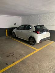 Parking coche en Calle de José María Fernández Lanseros 7
