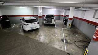 Location Parking voiture à Avinguda de pérez galdós 60. Plaza de garaje para compartir