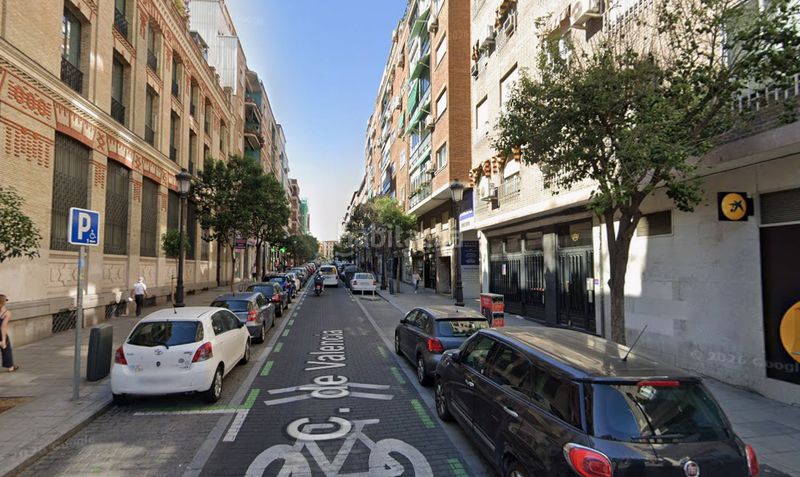 Foto e677472a-b0fa-41fd-83fa-80e3ad854752. Location parking voiture dans calle de valencia 25 dans Madrid