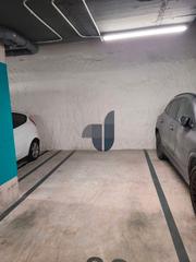 Location Parking voiture à Avenida catedratico soler 9. Se alquila plaza de garaje para un residente de la zona