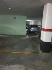 Car parking in Avinguda Oscar Espla 29