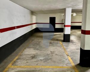 Location Parking voiture à Carrer carlet 3. Se alquila plaza de garaje para un residente de la zona