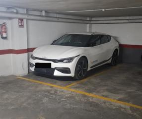 Miete Autoparkplatz in Carrer d'alzira 1. Se alquila garaje para compartir