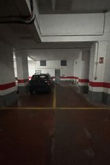 Affitto Posto auto in Avinguda del professor lópez piñero 4. Parking individual en alquiler