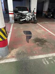 Location Parking voiture à Carrer doctor josé luis de la vega 12. Parking individual en alquiler