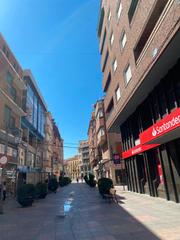 Büro  Calle san francisco. Se vende entreplanta en el corazón de talavera de la reina