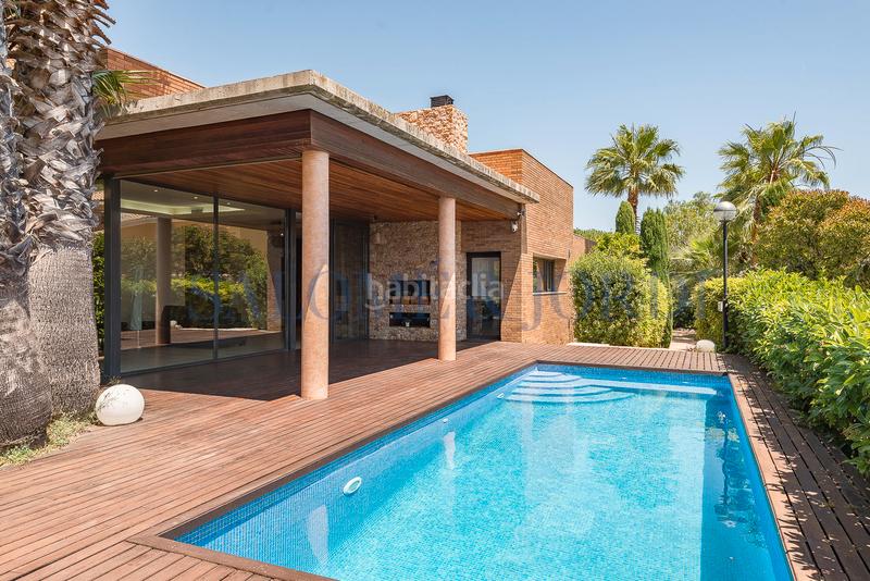 Foto 30e02cc8-7d8a-48b0-9f6e-ef7fd9ae1229. Chalet mit kamin heizung parking pool in Nucli Urbà Argentona