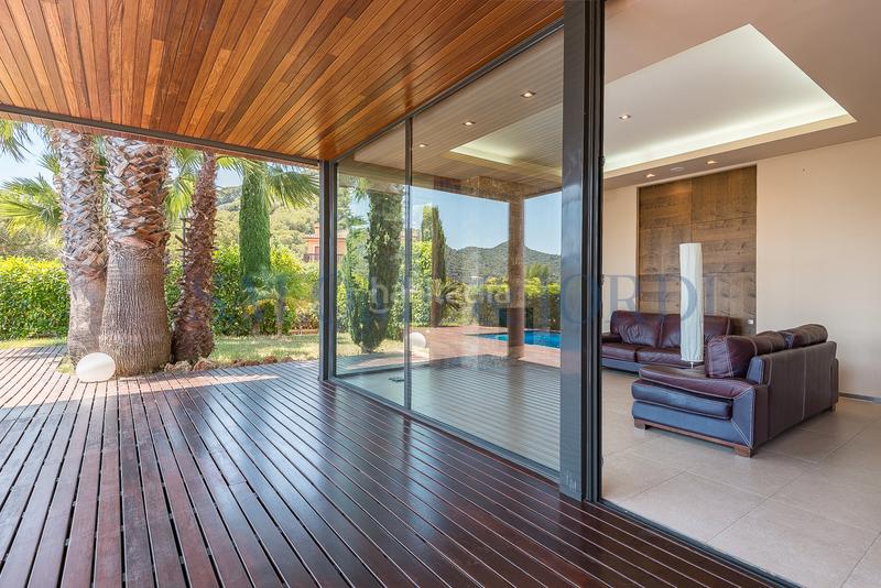 Foto 406b6940-6643-4882-98da-8b1464abba24. Chalet mit kamin heizung parking pool in Nucli Urbà Argentona