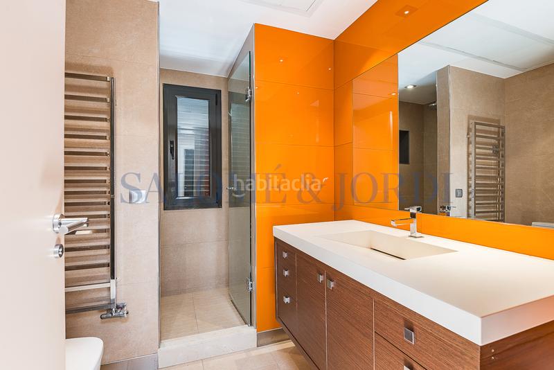Foto bf3bfe07-6ea9-46e6-8618-9e978d8fd8f1. Chalet mit kamin heizung parking pool in Nucli Urbà Argentona