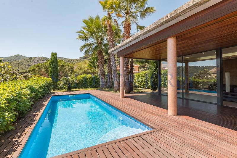 Foto 680543c1-61f2-4006-af30-3d7d6513532c. Chalet with fireplace heating parking pool in Nucli Urbà Argentona