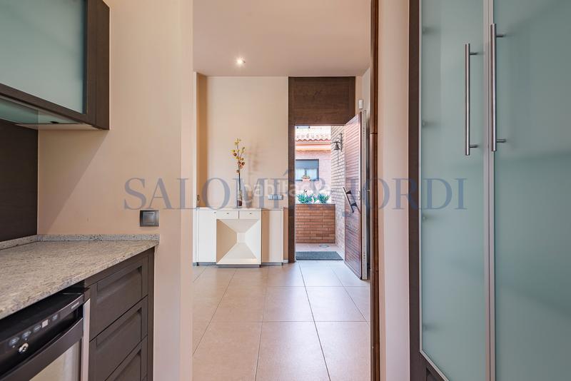 Foto aace0eba-16dc-4e87-8336-dec1c5e30bd4. Chalet en Nucli Urbà Argentona