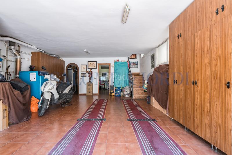 Foto 32a3ccd7-88a3-4359-9db6-34bf09623bba. Casa  independiente con ascensor y piscina en Argentona