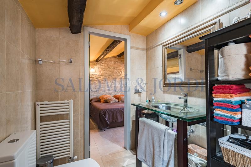 Foto 4369ce4a-8003-4721-b56a-e8a2d5b9a5a0. Casa  independiente con ascensor y piscina en Argentona