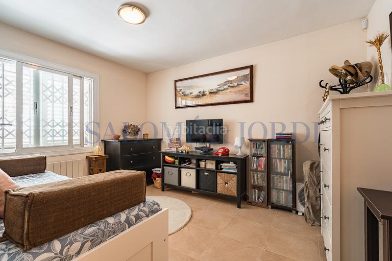 Foto a53d74c7-2460-439d-8387-955a12ca9fea. Casa  independiente con ascensor y piscina en Argentona
