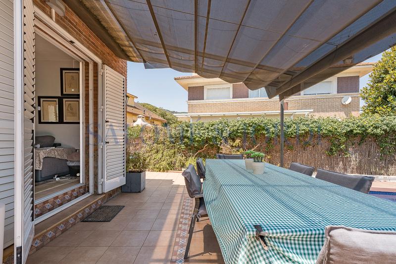 Foto ffcc2bac-9428-4958-8f9a-885ff538845a. Casa  independiente con ascensor y piscina en Argentona