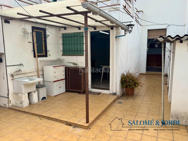 Foto 08f0a1d4-406d-4f52-b429-1b79850683b6. Casa adosada  esquinera en calle lluis jover en Vilassar de Mar