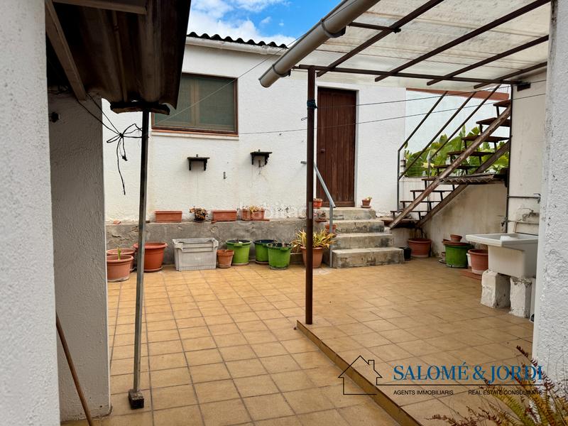 Foto 1cd88796-139d-4ae9-beb0-67240109afc7. Casa adosada  esquinera en calle lluis jover en Vilassar de Mar