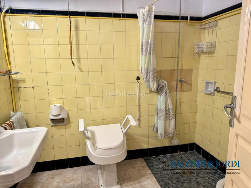 Foto 74eb003c-7052-4fa5-aed0-3d043966b544. Casa adosada  esquinera en calle lluis jover en Vilassar de Mar