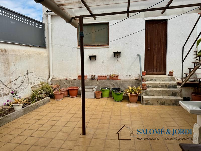 Foto 7cdb6d28-b45f-4d3d-8015-c7ea9adad6ac. Casa adosada  esquinera en calle lluis jover en Vilassar de Mar