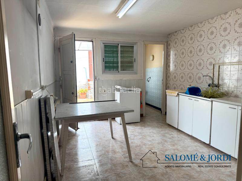 Foto 97f3e548-91ca-44c1-ad16-1f1f17c078fd. Casa adosada  esquinera en calle lluis jover en Vilassar de Mar