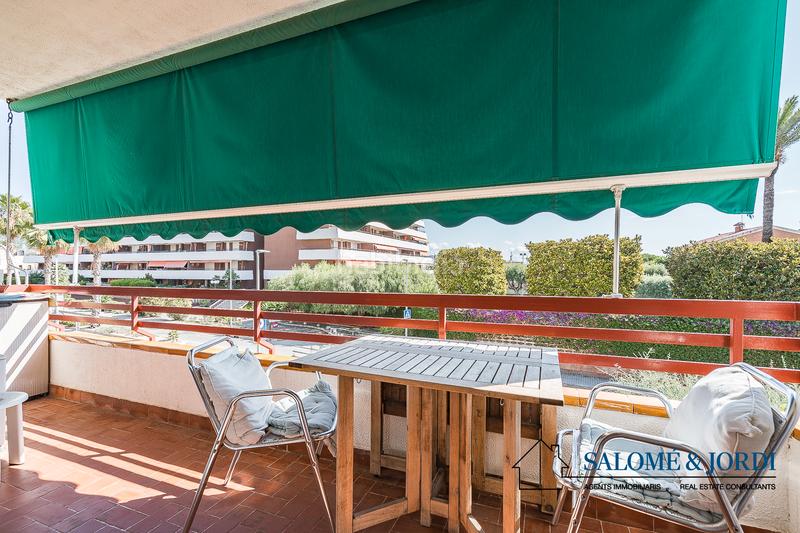 Foto d2eb7c54-8079-4ea9-af7a-d76c1b7f081a. Piso  con terraza con vistas al mar en Centre Vilassar de Mar