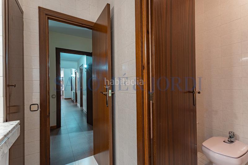 Foto 7bf27205-a7d0-4494-ad18-070da0498db0. Maison avec cheminée chauffage parking piscine dans Argentona