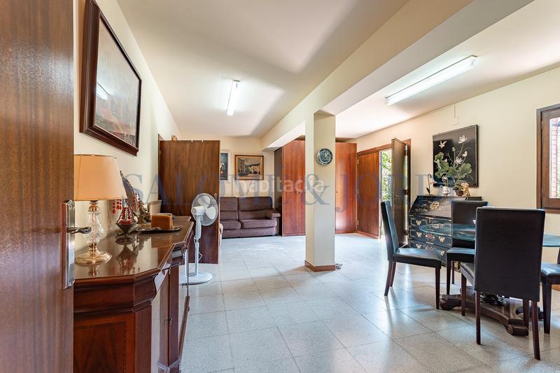 Foto dc84cf9b-b55b-45b1-b864-37ed598385cb. Maison avec cheminée chauffage parking piscine dans Argentona