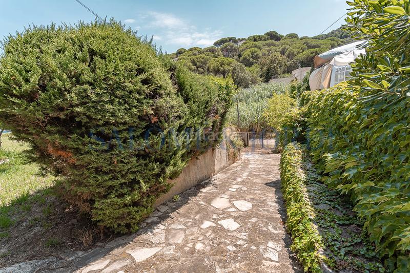 Foto df9dc477-7343-4327-bd64-da675f5d03ed. Maison avec cheminée chauffage parking piscine dans Argentona