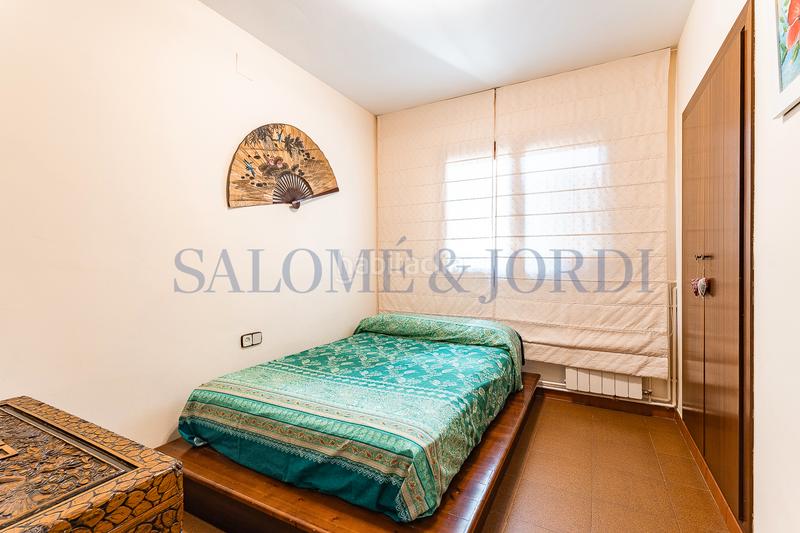 Foto dfd88df4-a371-466c-bf1c-485e4ac77da6. Maison avec cheminée chauffage parking piscine dans Argentona