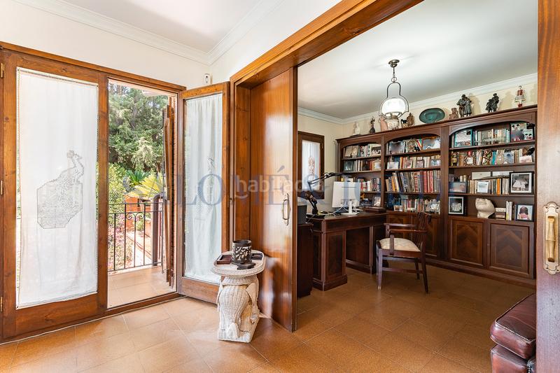 Foto ec0b801b-2d2d-4773-aa75-261ee64d3e7a. Maison avec cheminée chauffage parking piscine dans Argentona