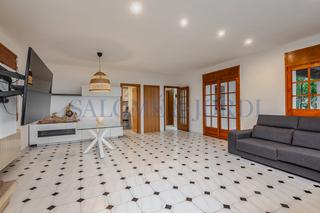 Casa a Cabrils. Casa independiente con piscina y vistas al mar en vilassar de da